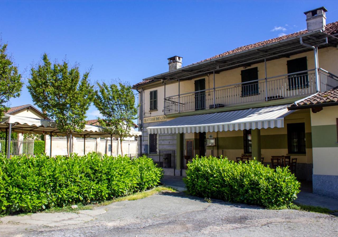 Hotel Trattoria Due Citroni Casalgrasso Esterno foto