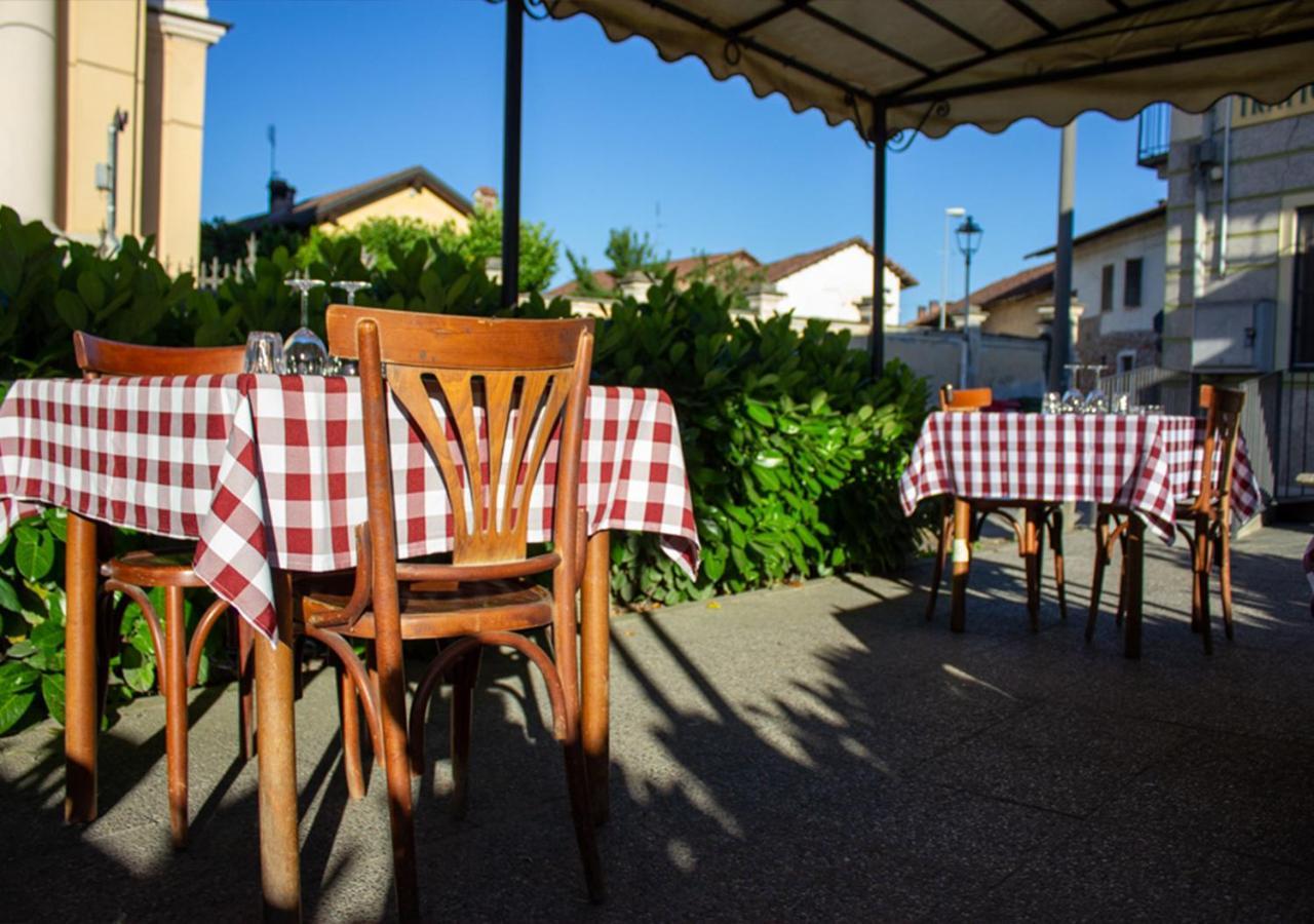 Hotel Trattoria Due Citroni Casalgrasso Esterno foto