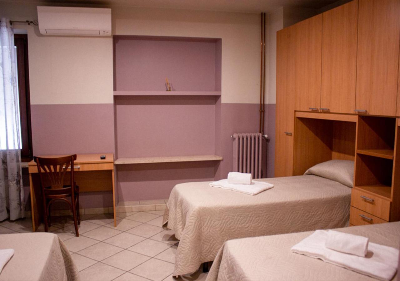 Hotel Trattoria Due Citroni Casalgrasso Esterno foto