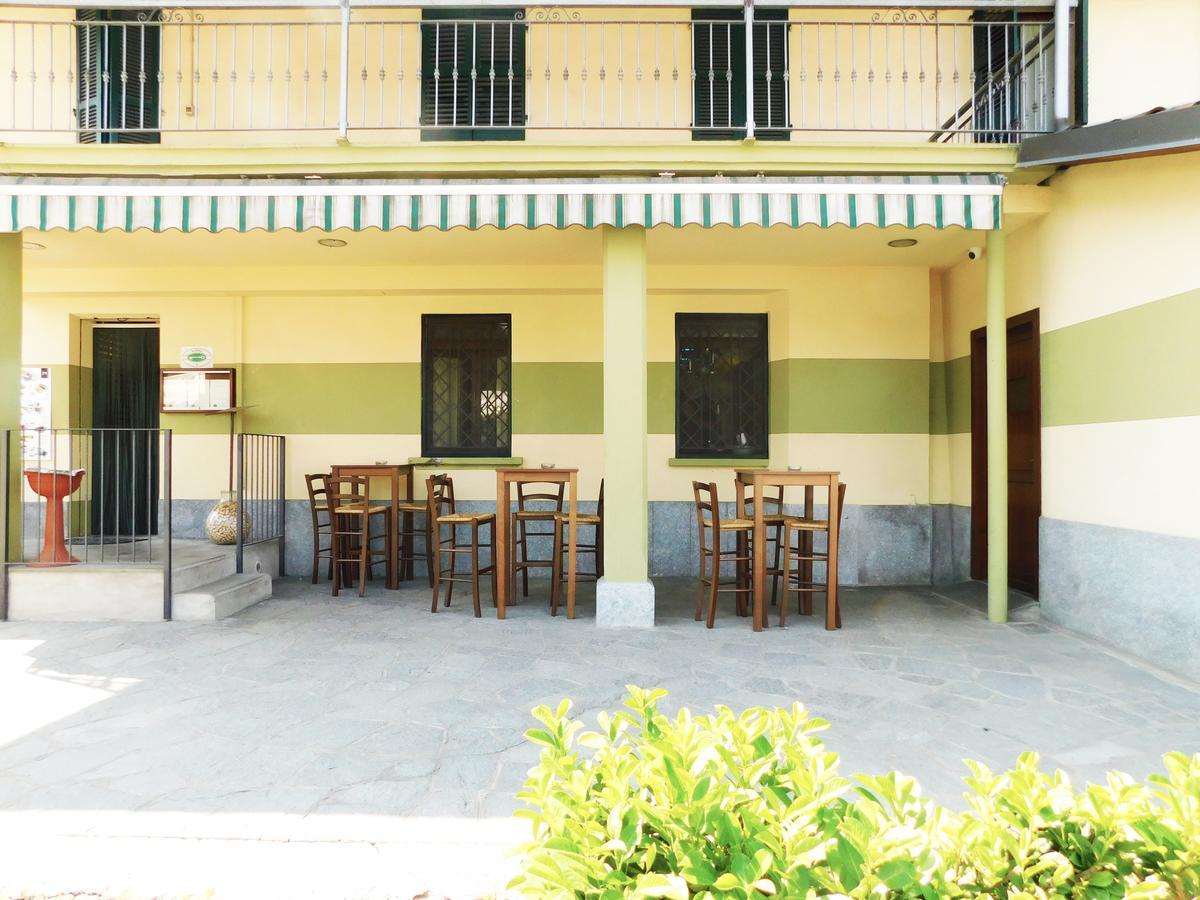 Hotel Trattoria Due Citroni Casalgrasso Esterno foto